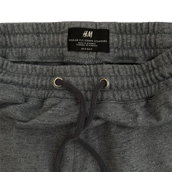 H&M Dark Grey Regular Fit Mid Thigh shorts - Picture 2 of 4